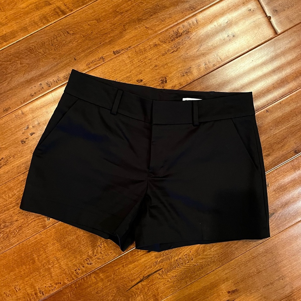 Club Monaco Marianna Womens Size 6 Black Flat Front Slash Pocket Chino Shorts